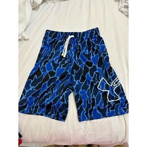 COPY - Under Armour boys sports shorts size YXL
